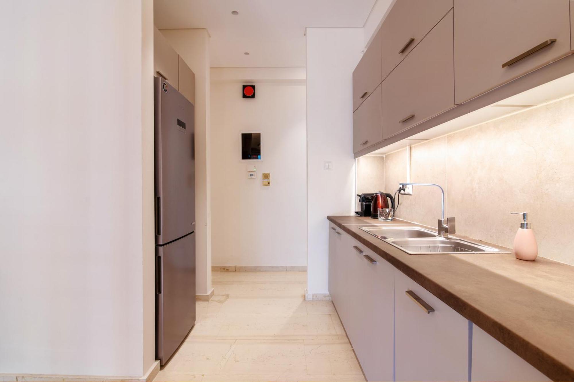 Cozy - Bright & New Apart. - Downtown