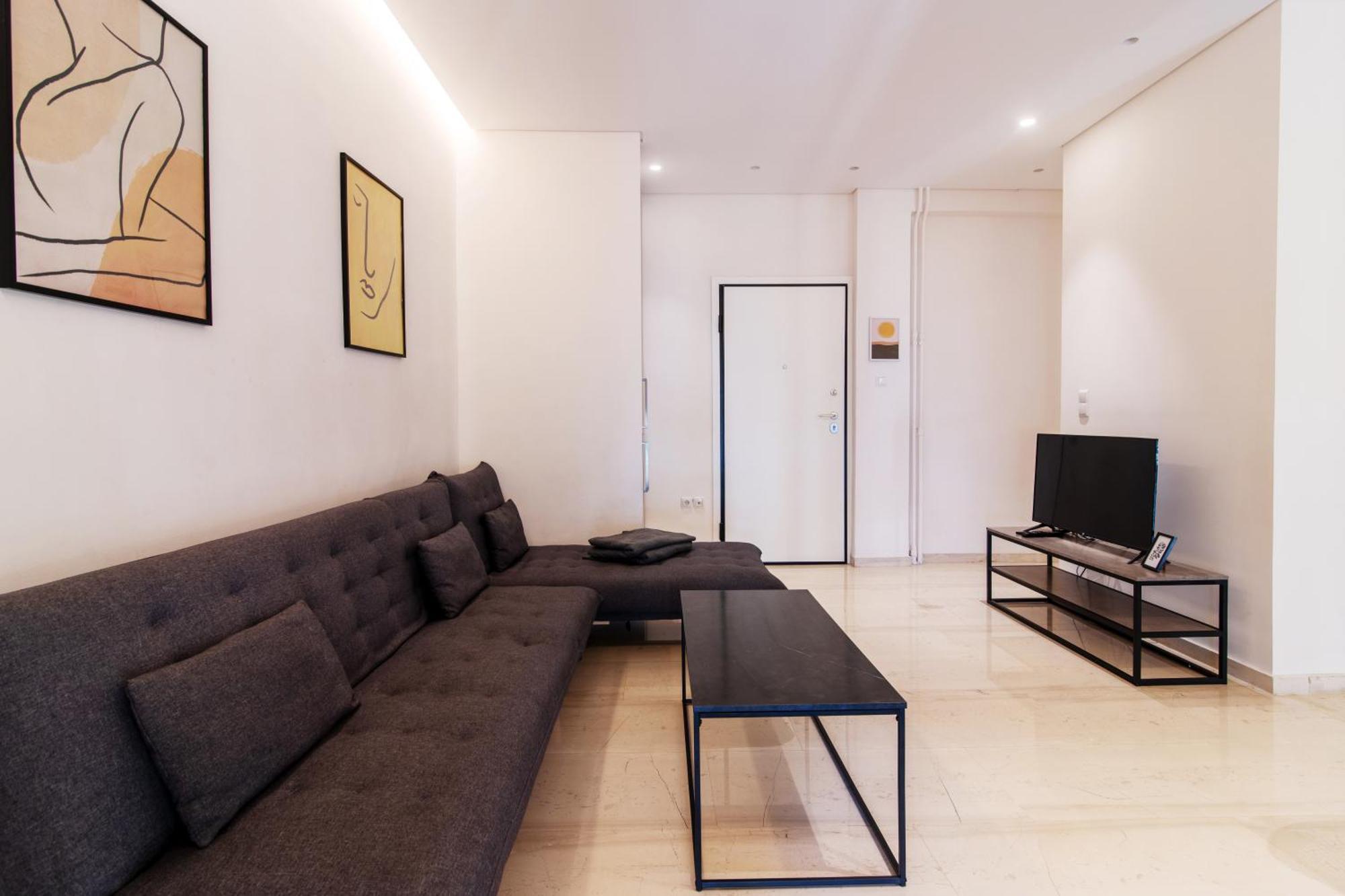 Cozy - Bright & New Apart. - Downtown *